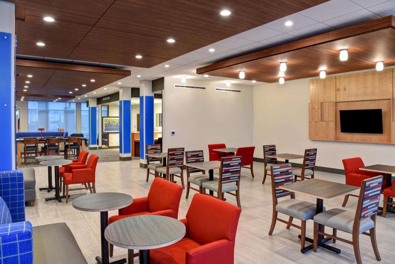 Holiday Inn Express & Suites - Ottawa By Ihg Exterior photo
